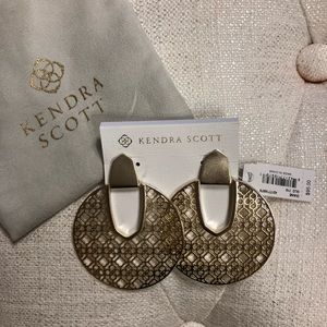 *NWT* Kendra Scott Diane Gold Statement Earrings